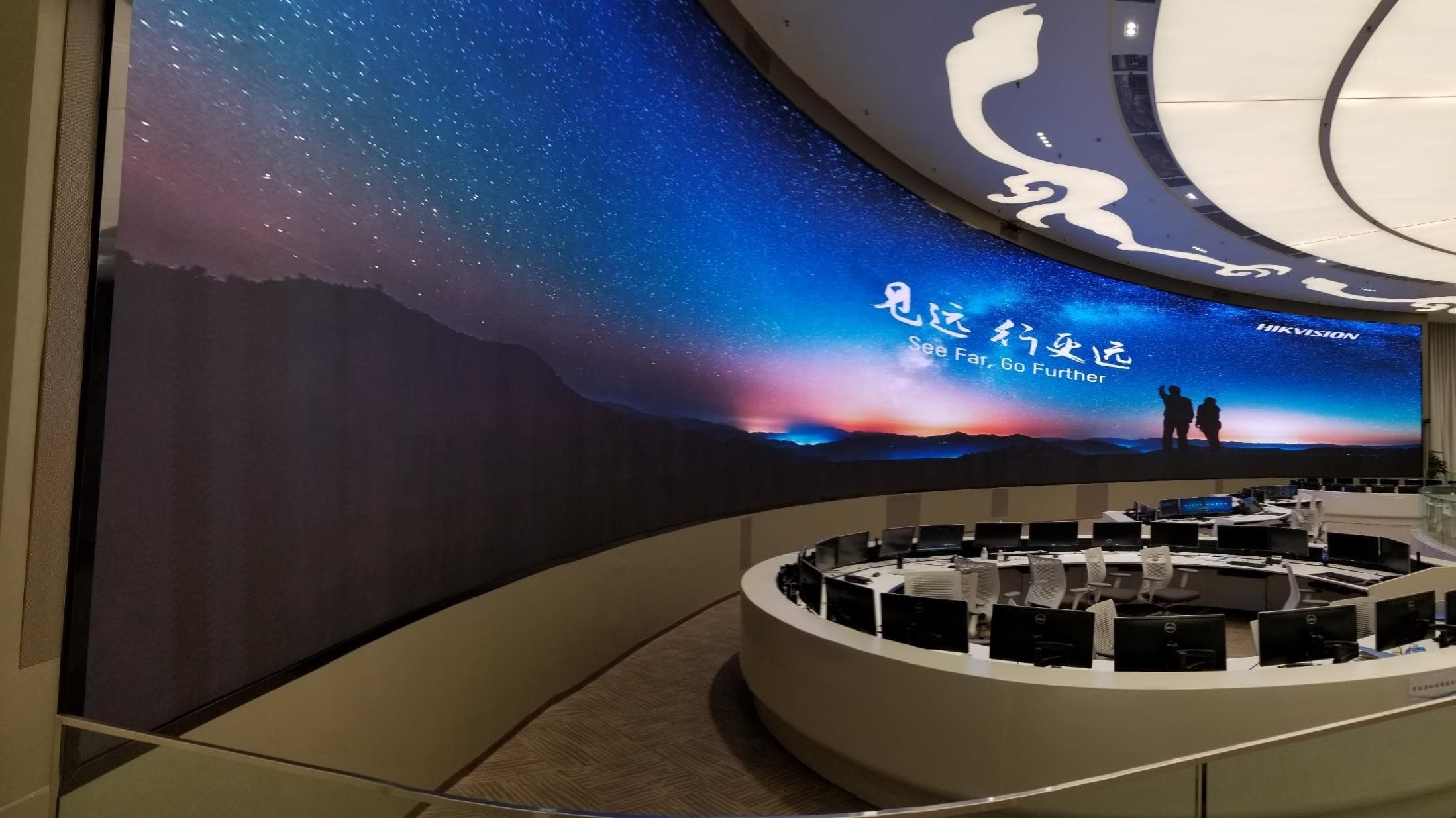 LED display wall solution in a commercial environment